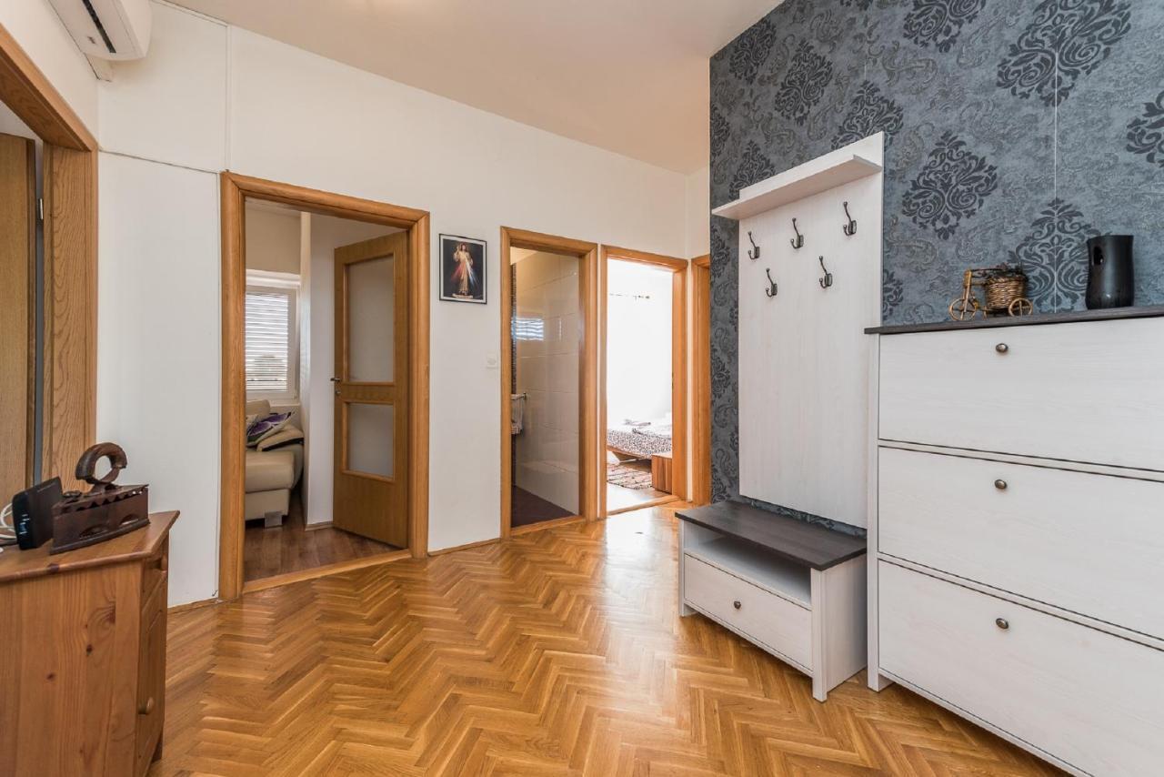 Holiday Home Tower With Private Pool, Sauna And Quads Smilcic Kültér fotó