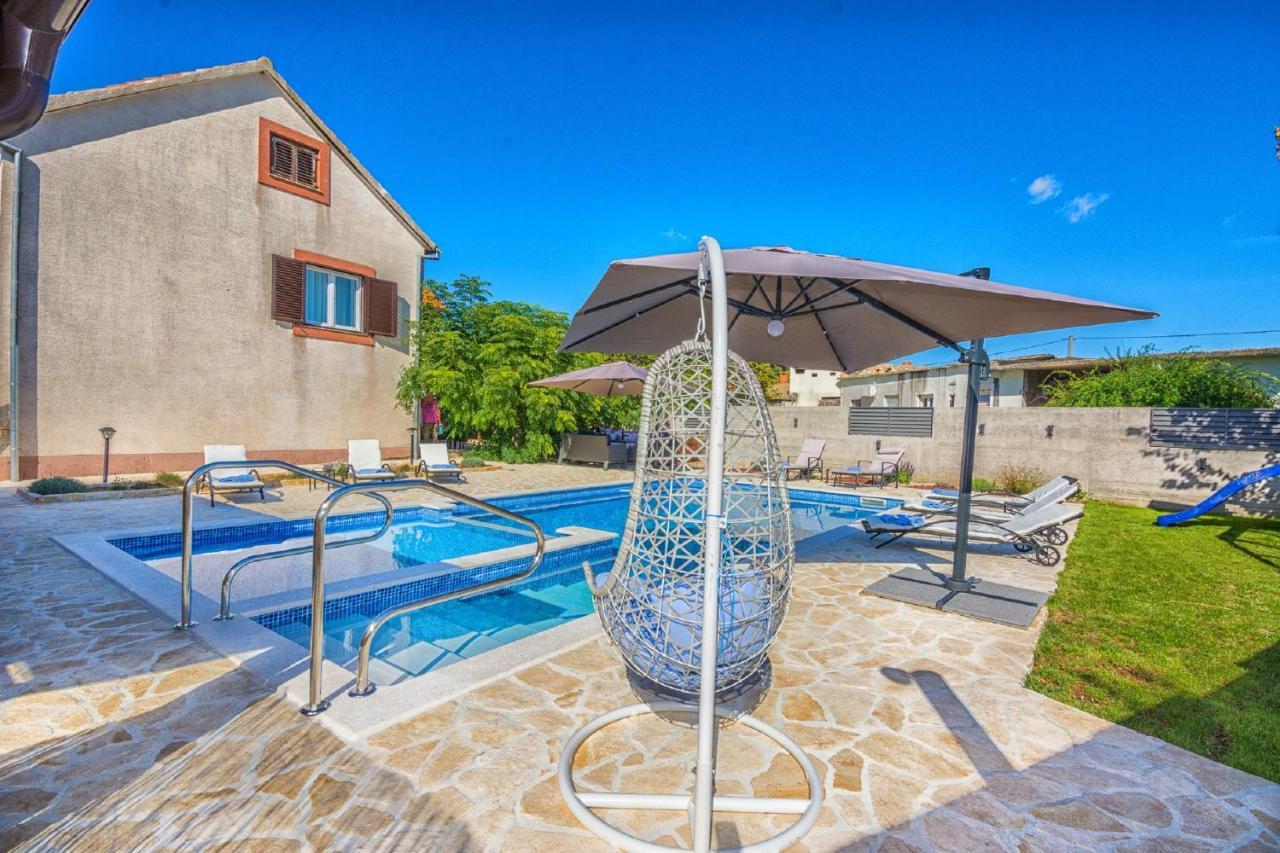 Holiday Home Tower With Private Pool, Sauna And Quads Smilcic Kültér fotó
