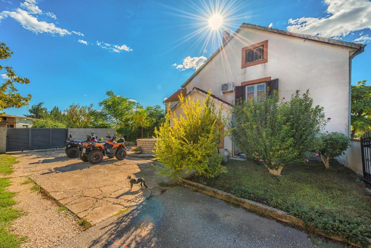 Holiday Home Tower With Private Pool, Sauna And Quads Smilcic Kültér fotó